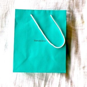Tiffany’s Official Gift Bags!! Size MEDIUM!!